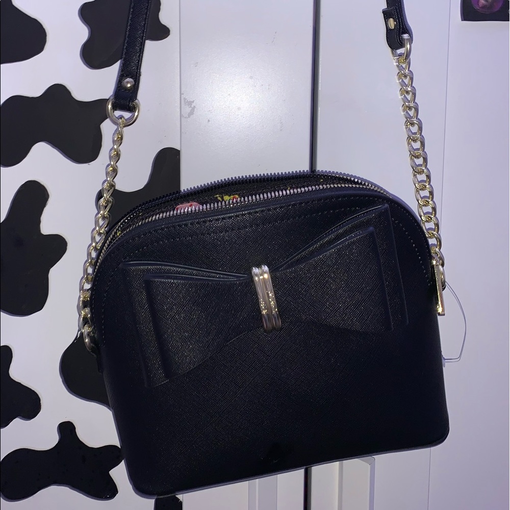 black and gold crossbody purse